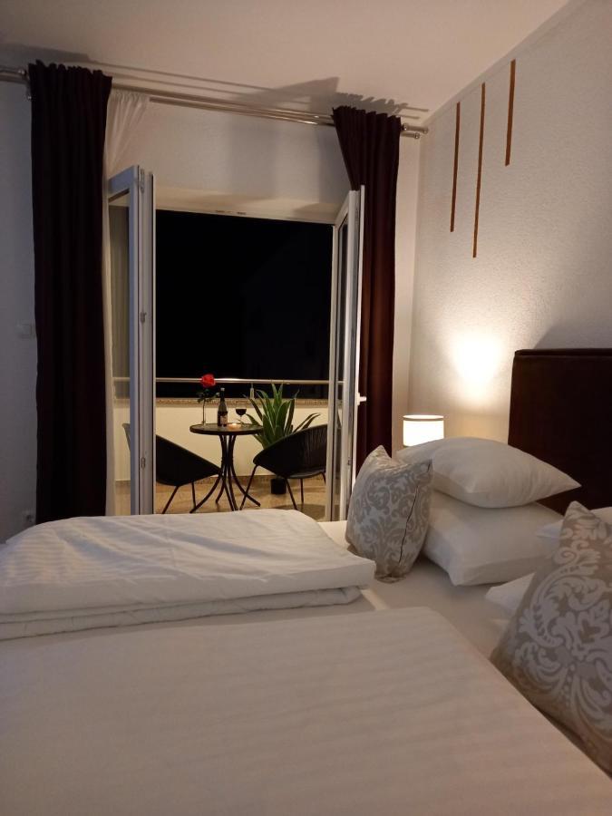 Garfild 1 Guest House Нови-Винодолски Экстерьер фото